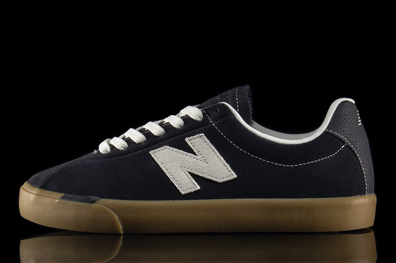 New Balance Numeric | 22 Style # NM22BGW Color : Black / White / Gum