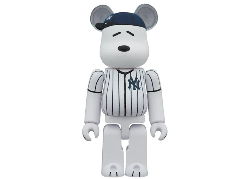 Bearbrick x Peanuts x MLB New York Yankees Snoopy 100% & 400% Set