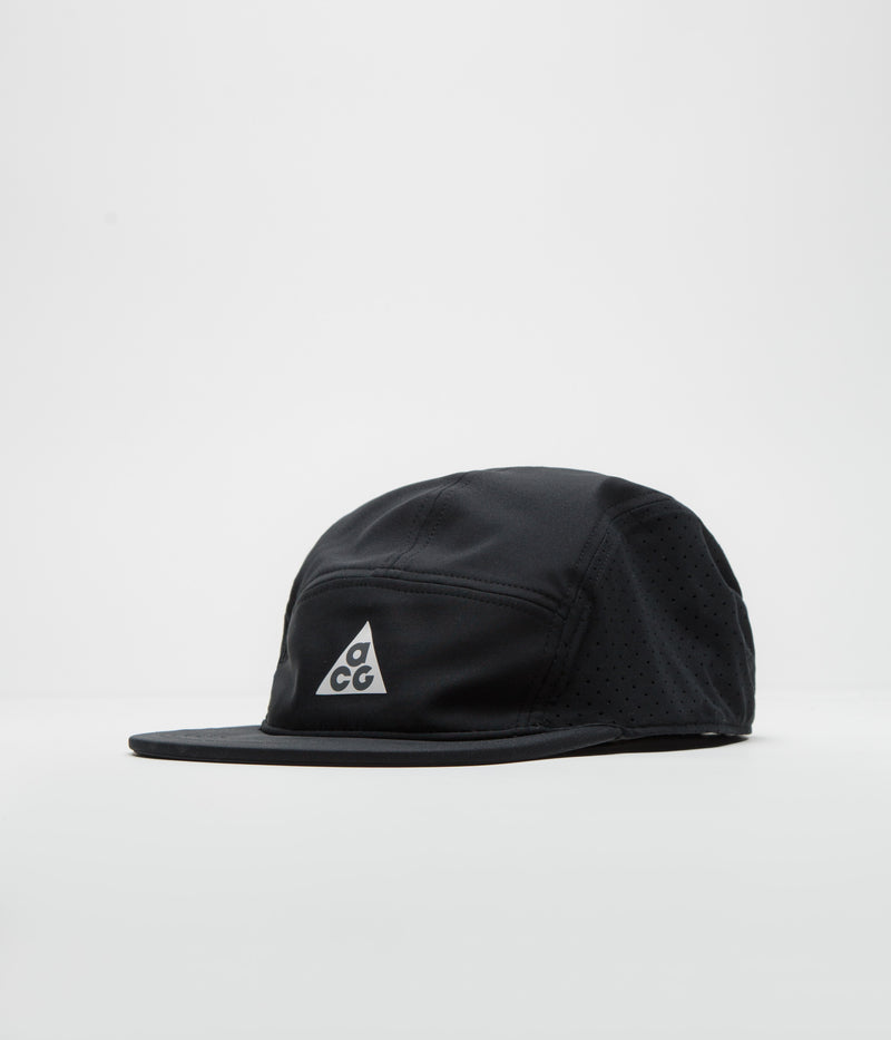 Nike ACG Cape Fly Cap in Black and Reflective Silver