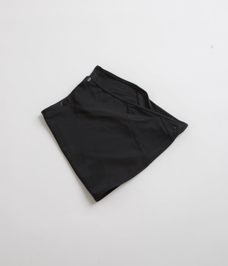 Nike ACG Cape Fly Cap in Black and Reflective Silver