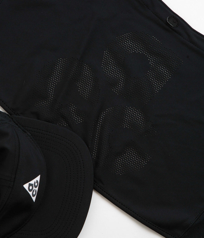 Nike ACG Cape Fly Cap in Black and Reflective Silver