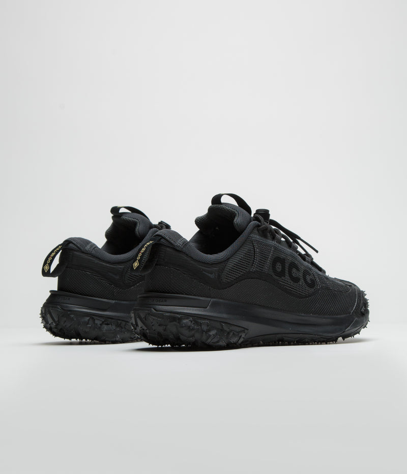 Nike ACG Mountain Fly 2 Low GTX Shoes in Dark Smoke Grey and Black and Black - Anthracite