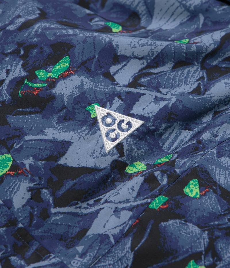 Nike ACG Skull Peak Full Zip Jacket in Midnight Navy and Black / Black / Summit White