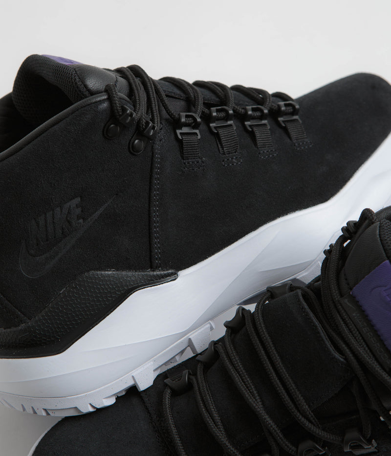 Nike Cygnal Shoes in Black and Court Purple and White - Black
