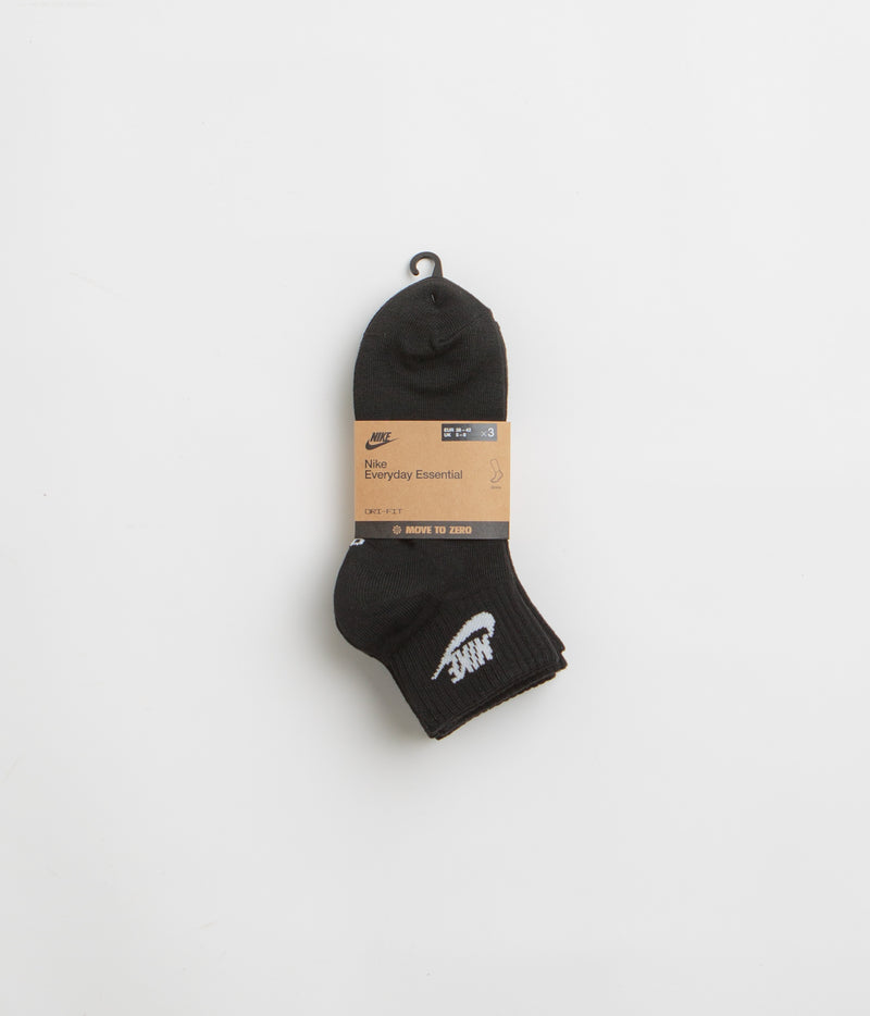 Nike Everyday Essential Ankle Socks (3 Pair) in Black and White