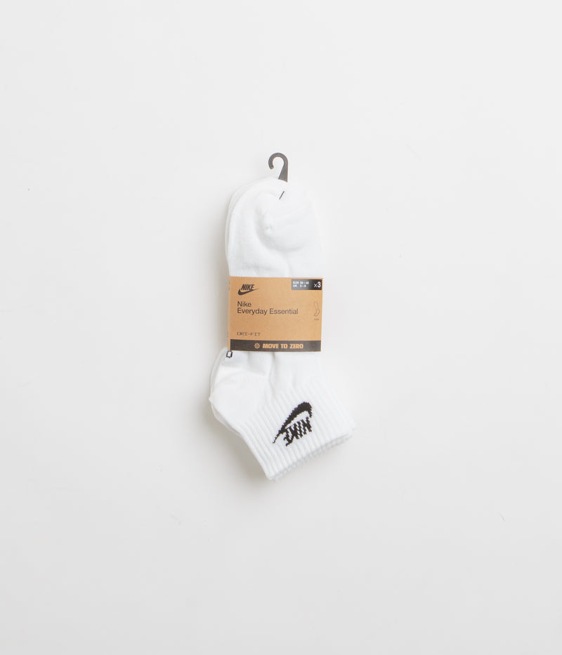 Nike Everyday Essential Ankle Socks (3 Pair) in White and Black