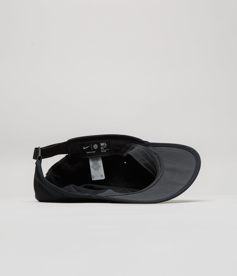Nike Fly Cap in Black and Anthracite / White