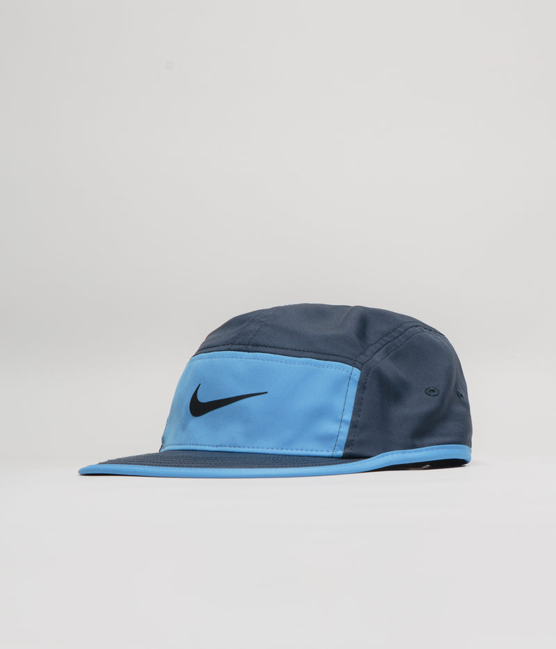 Nike Fly Cap in Thunder Blue and University Blue / Black