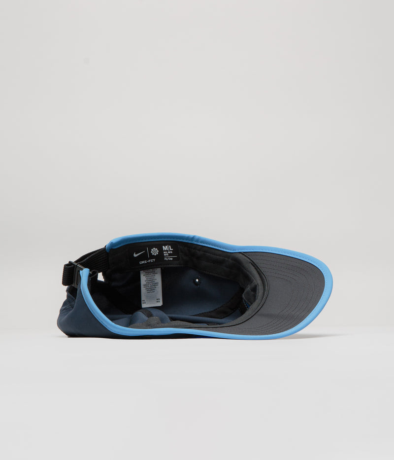 Nike Fly Cap in Thunder Blue and University Blue / Black