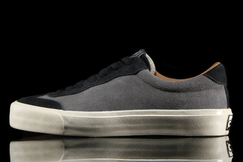 Last Resort AB | VM004 Milic Lo Color : Black Graphite / White