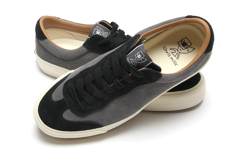 Last Resort AB | VM004 Milic Lo Color : Black Graphite / White