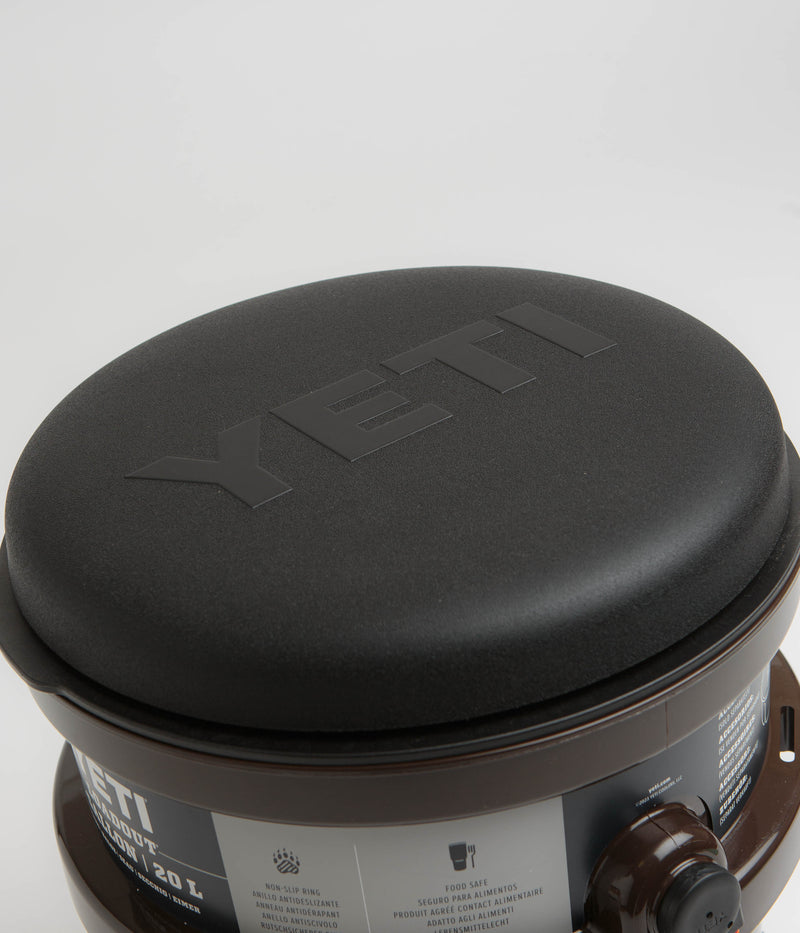 Yeti LoadOut Bucket Swivel Seat in Black